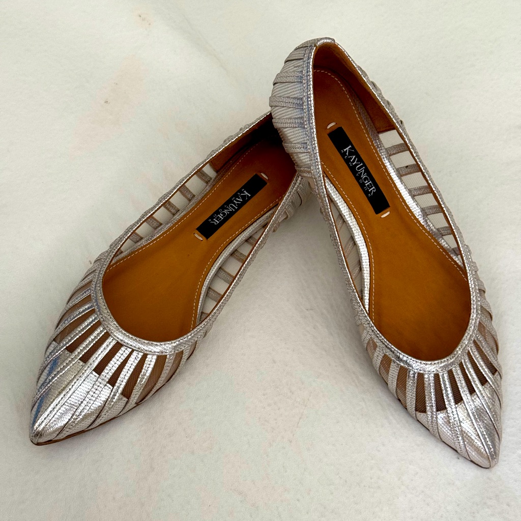 Kay Unger Kallie Metallic Silver Cutout Flats 8.5
